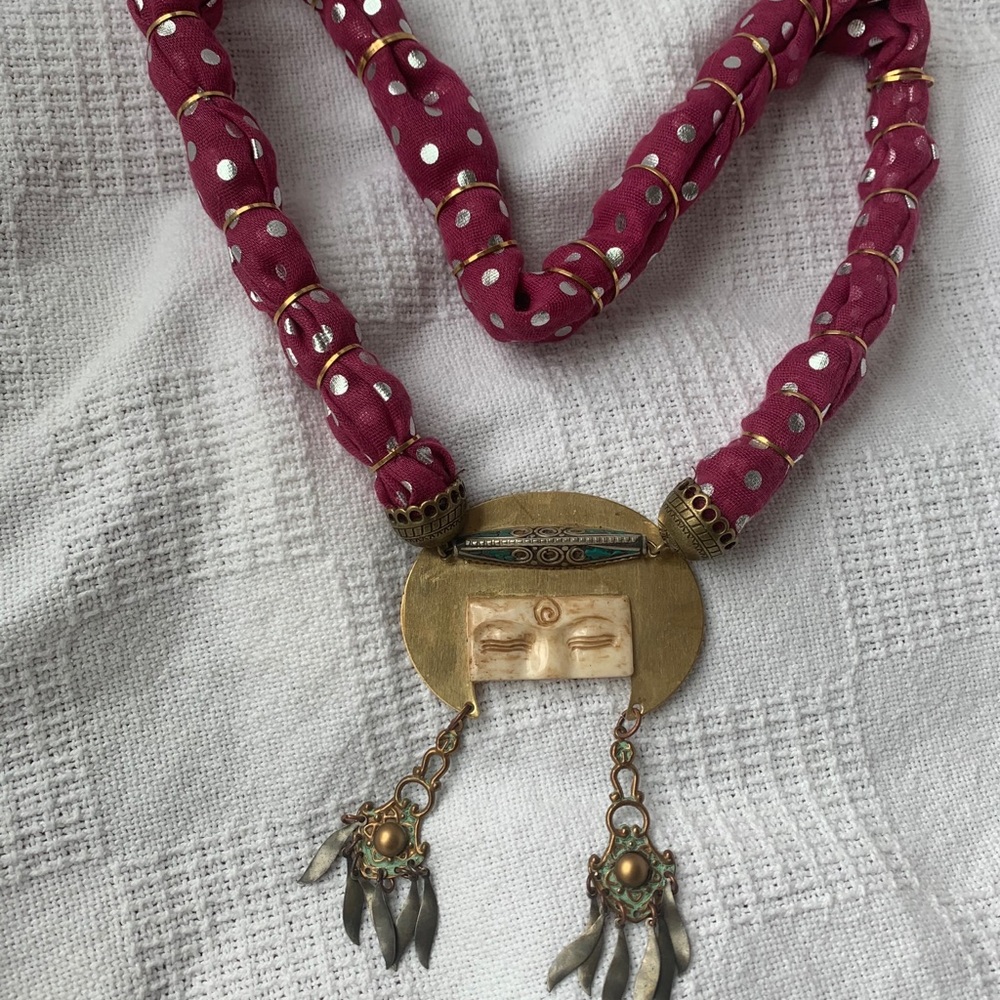 Statement Necklace Eastern Influence - image 1